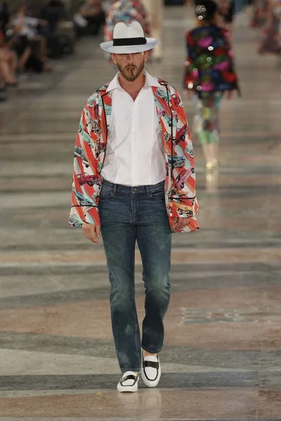Look 64